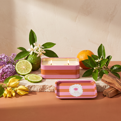 Paddywax Adopo Sun – Orange Blossom Duftkerze mit Duftzutaten: Bergamotte, Orangenblüte, Ylang-Ylang, Flieder, Petitgrain, grünes Laub und Palisander