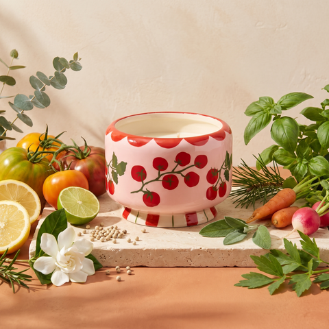 Paddywax Adopo Tomato Vine – Heirloom Tomato Keramik Duftkerze mit Duftzutaten: Tomaten, Zitrone, Limette, Eukalyptus, weißer Pfeffer, Gardenie, Salbei, Basilikum, Kiefer und Liebstöckel