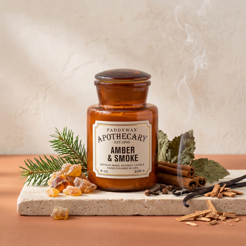 Paddywax Apothecary - Amber & Smoke - Duftkerze - 226g mit Duftzutaten: Bernstein, Balsam, Zimt, Patchouli, Gewürznelke, Rauch, Vanille und Sandelholz