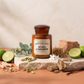 Paddywax Apothecary Vetiver & Cardamon - Duftkerze - 226g mit Duftzutaten: Kardamom, Limette, Eukalyptus, Sandelholz, weiße Blüten, Vetiver, Guajakholz, Zedernholz und cremige Vanille