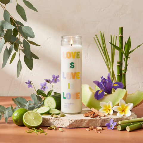 Paddywax Spark - Love is Love is - Duftkerze - 300g mit Duftzutaten: Eukalyptus, Limette, Kardamom, Gurke, Melone, Iris, Veilchen, Plumeria, Zitronengras, Sandelholz, Bambus und Zeder