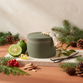 Paddywax Cypress & Fir - Dark Green - Duftkerze - 238g mit Duftzutaten: Bergamotte, Zitronenschale, rote Waldbeeren, Mistel, Sandelholz, Vanille, Zypresse, Douglasie und Kiefer