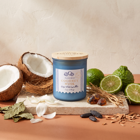 Paddywax Coconut Husk - Duftkerze - 198g mit Duftzutaten: schwarze Kokosnuss, bittere Limette, Bergamotte, Patchouli, Vetiver, weiße Blüten, dunkler Amber, Tonkabohne, Moschus und Sandelholz