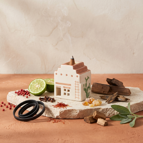 Paddywax No. 03 - Style Incense Holder - inkl. 20 Räucherkegel - Santa Fe mit Duftzutaten: rosa Pfeffer, Bergamotte, Nelke, Safran, schwarzes Leder, Ingwerlilie, Zedernblatt, Elemiharz, dunkle Eiche, Adlerholz, Guajakholz und Salbei