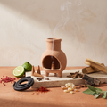 Paddywax Chiminea Ceramic Incense Holder - inkl. 20 Räucherkegel - Palo Santo & Sage mit Duftzutaten: rosa Pfeffer, Bergamotte, Nelke, Safran, schwarzes Leder, Ingwerlilie, Zedernblatt, Elemiharz, dunkle Eiche, Adlerholz, Guajakholz und Salbei