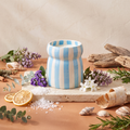 Paddywax Cabana - Lost at Sea - Keramik Duftkerze - 184g mit Duftzutaten: Meersalz, Aldehyde, Zitrus, Eukalyptus, Heliotrop, Jasmin, Muskatellersalbei, Meeresnoten, Birkenholz, Zeder und Rosmarin