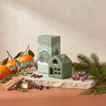 Paddywax Winter Village - Incense Holder - Green Cottage - Balsam & Fir - inkl. 20 Räucherkegel mit Duftzutaten: Mandarine, Ozon, Eukalyptus, Gewürznelke, Rosmarin, Kiefernholz, Wacholder, Johannisbeere, Balsam, Tannennadeln, Zimtblatt und Zeder