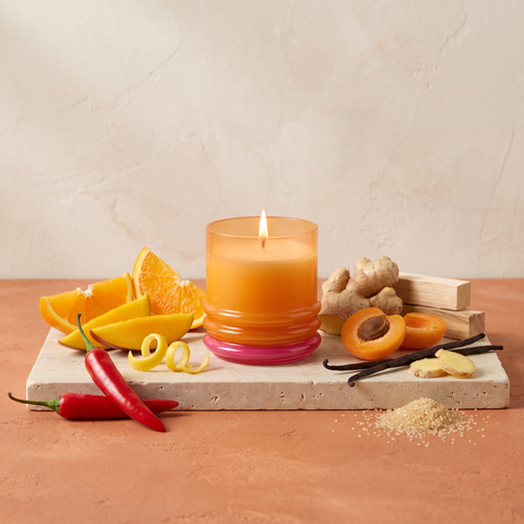 Paddywax Stack - Infrared Mango - Duftkerze - 198g mit Duftzutaten: süße Orange, Zitronenschale, Mango, Chili, Ingwer, Aprikose, Vanille, helle Hölzer und Rohrzucker