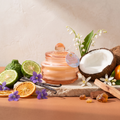 Paddywax Beam - Violet Vanilla - Duftkerze - 85g mit Duftzutaten: Orange, Bergamotte, Kokosmilch, Mandarinenblüten, Parmaveilchen, Maiglöckchen, Vanille, Zedernholz, Mahagoni und Amber