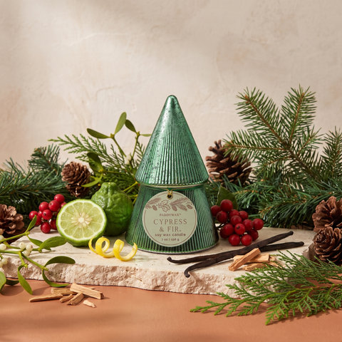 Paddywax Christmas - Cypress & Fir - Green Stacked Tree - Duftkerze - 198g mit Duftzutaten: Bergamotte, Zitronenschale, rote Waldbeeren, Mistel, Sandelholz, Vanille, Zypresse, Douglasie und Kiefer