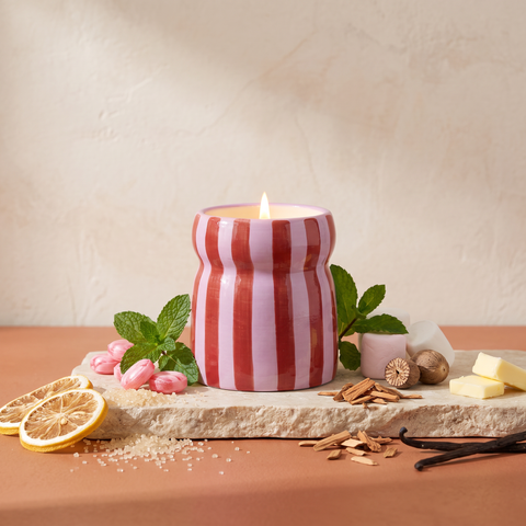 Paddywax Cabana - Pink Peppermint - Keramik Duftkerze - 184g mit Duftzutaten: Pfefferminze, Zucker, Zitrone, Marshmallow, Muskat, geschmolzene Butter, Moschus, Sandelholz und Vanille