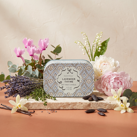 Paddywax Chérie - Lavender & Thyme - Tin Duftkerze - 127g mit Duftzutaten: Alpenveilchen, Eukalyptus, Lavendel, Thymian, Pfingstrose, Maiglöckchen, Moschus, Vanilleorchidee und Tonkabohne
