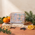 Paddywax Christmas Tin - Brownstone - Tangerine & Clove - Tin Duftkerze - 141g mit Duftzutaten: Mandarine, Zimt, Zitrone, Orange, Vanille, Tonkabohne, Nelke, Tannennadeln und Eukalyptus