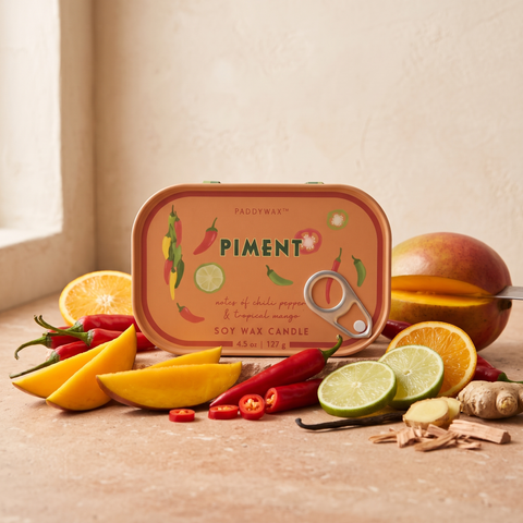 Paddywax Bistro - Piment - Chilli & Mango - Tin Duftkerze - 127g mit Duftzutaten: Orange, Zitronenschale, Mango, Chili, Ingwer, Aprikose, Vanille, helle Hölzer und Zucker