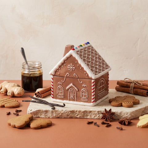 Paddywax Gingerbread House - Gingerbread - Keramik Duftkerze - 269g mit Duftzutaten: Lebkuchen, Ingwer, Zimt, Vanille und Melasse