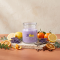 Yankee Candle Lemon Lavender - Signature 2 Docht Duftkerze 368g mit Duftzutaten: Lavendel, Tangerine, Zitrone, Bitterorange, Eukalyptus, Orange, fruchtige Noten, Gewürze und Vanille