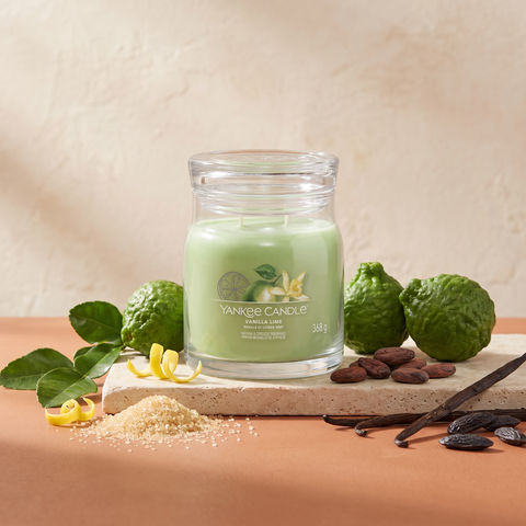 Yankee Candle Vanilla Lime - Signature 2 Docht Duftkerze - 368g mit Duftzutaten: Kaffirlimette, Zitronenschale, Zucker, Kakao, Vanille und Tonkabohne