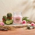 Yankee Candle Desert Blooms - Signature 2 Docht Duftkerze - 368g mit Duftzutaten: Bergamotte, Zypresse, Saguaro-Kaktus, Rosenblüten, Vetivergras, Salbei, Treibholz, Moschus und Aldehyde
