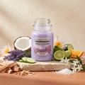 Yankee Candle Lavender Beach - Duftkerze - 538g mit Duftzutaten: Kokosnuss, Bergamotte, Orange, Gurke, Seerose, Jasmin, Lavendel, Zedernholz, Sandelholz und Moschus